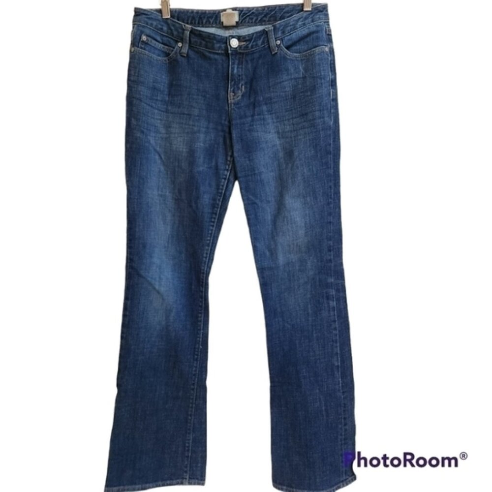 P2010 Gap curvy flare size 10/30 medium wash